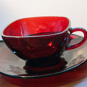 _VINTAGE_ Ruby Red Glass Square Cup/Round Saucer